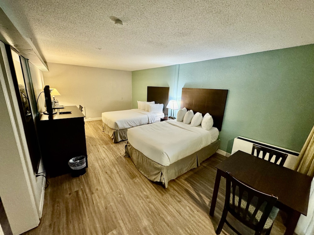 Suite, 2 Bedrooms - Photo 4