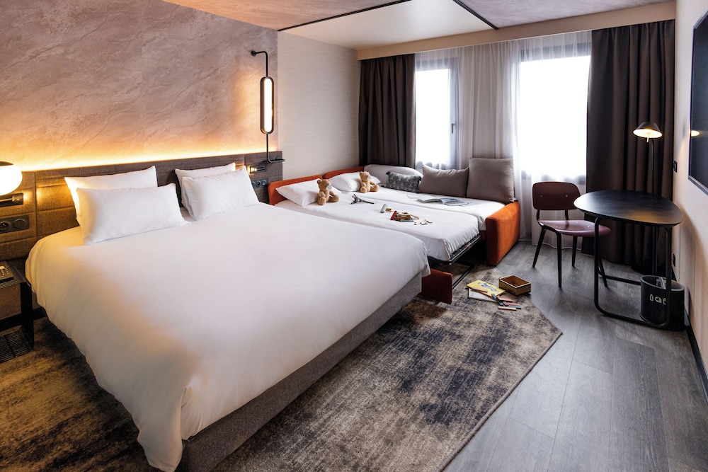 Executive Triple Room, 1 Queen Bed with Sofa bed photo 3