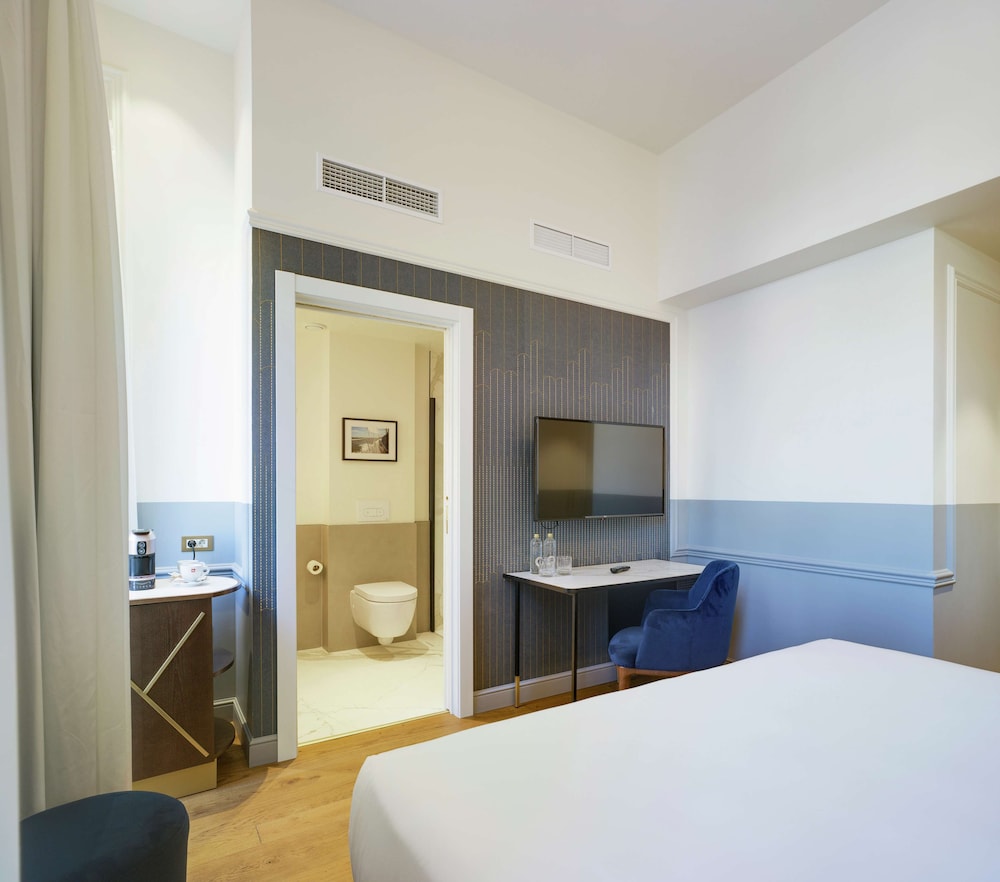 Double Room, Partial Sea View (Carmen)