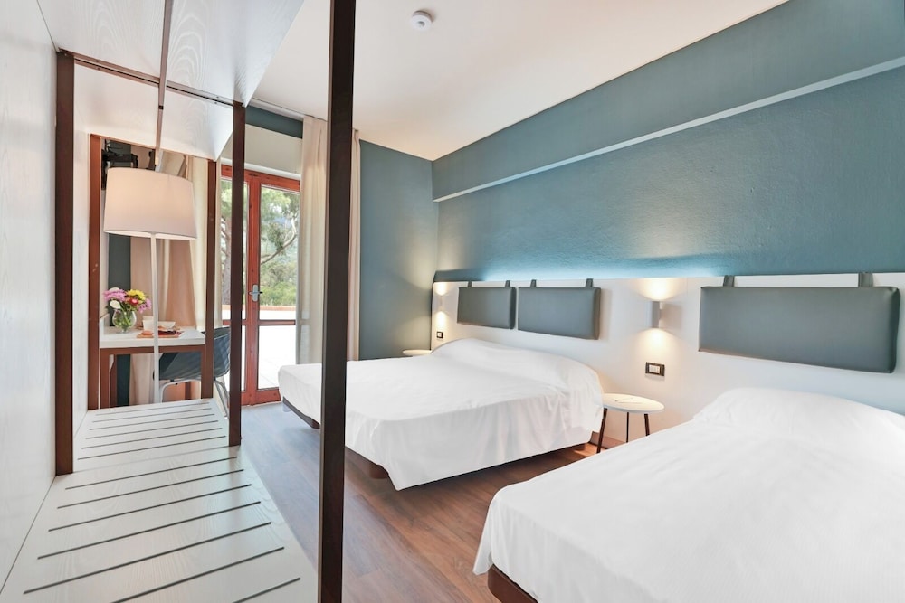 Premium Triple Room, Non Smoking, Pets Allowed