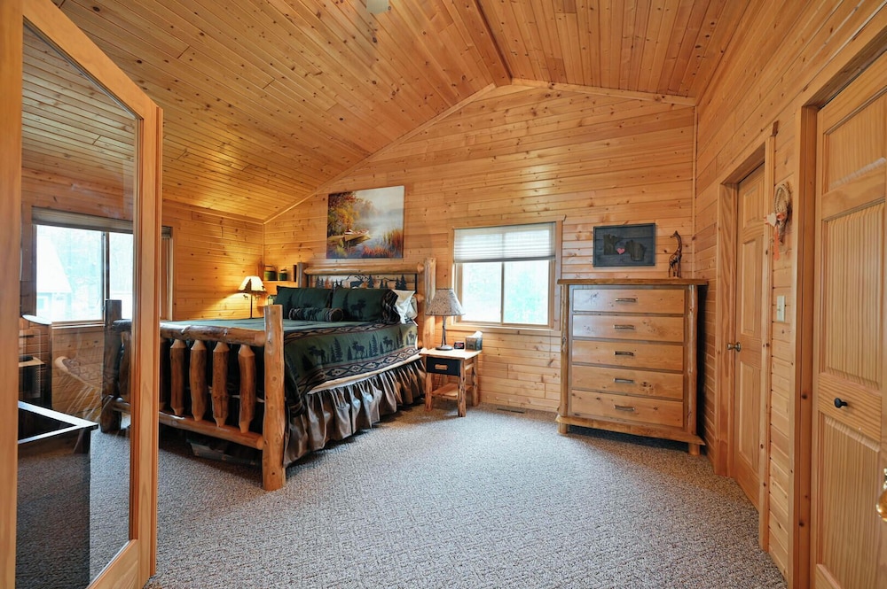 Cabin, Multiple Beds, Fireplace photo 3