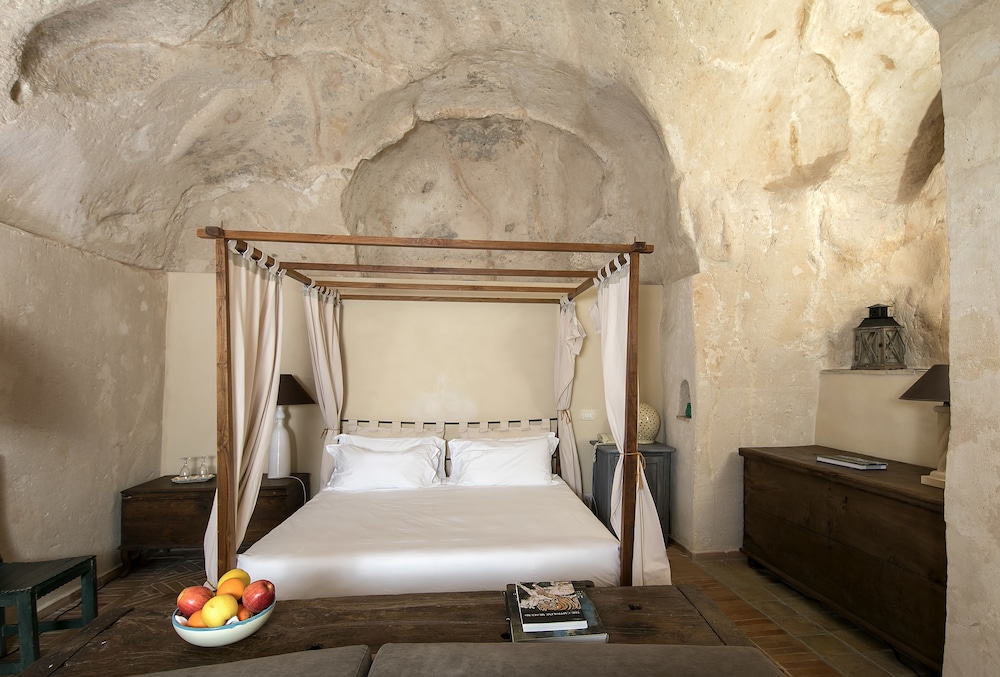 Junior Suite, 1 Queen Bed photo 2