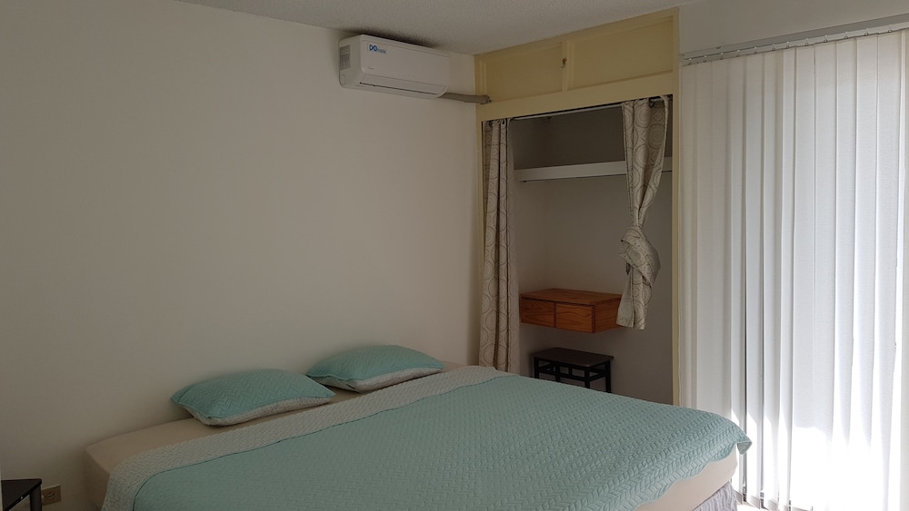 Basic Double Room, 1 Bedroom, Non Smoking photo 3