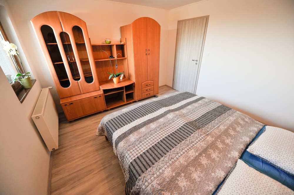 Apartment (Wellness with hot tub&sauna) photo 3