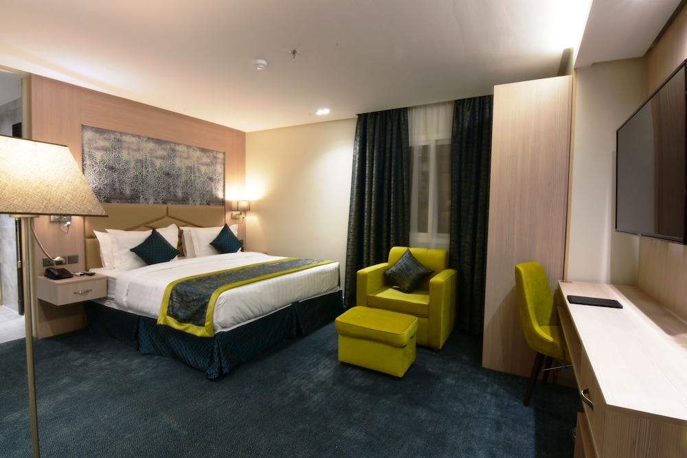 Deluxe Double Room, 1 King Bed - Photo 1