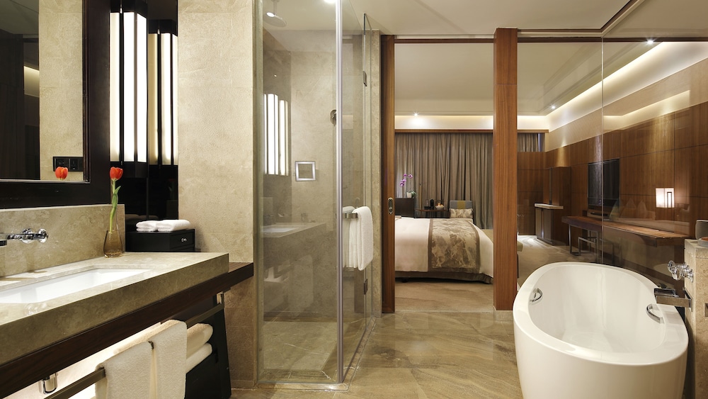 Club Room, 2 Double Beds, Accessible Bathtub, Club Lounge Access