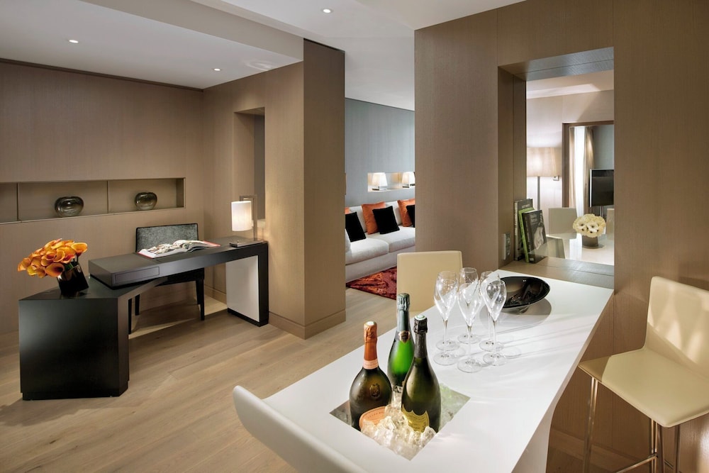 Couture Suite, Suite thumbnail 5