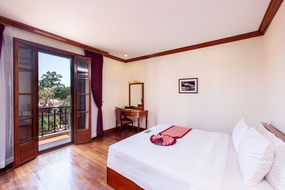 Colonial Suite photo 2