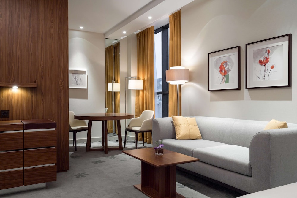 Executive Room, 1 King Bed, Non Smoking (Premium) photo 2