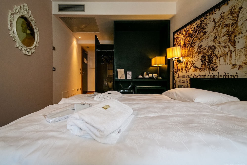 Deluxe Room - Photo 4