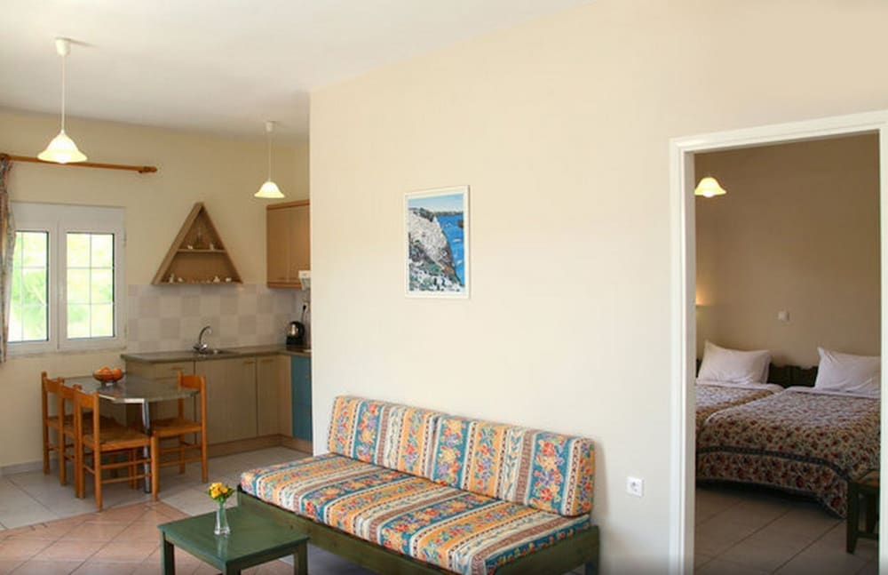 Grand Apartment, 1 Bedroom (No. 1) photo 2
