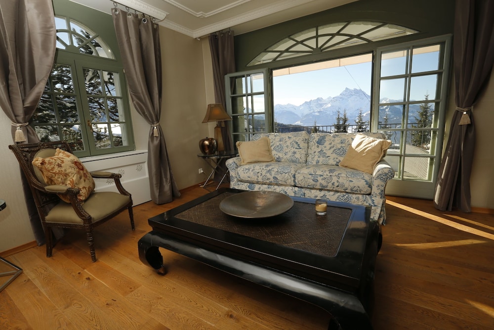 Luxury Villa, 4 Bedrooms, Mountain View photo 1