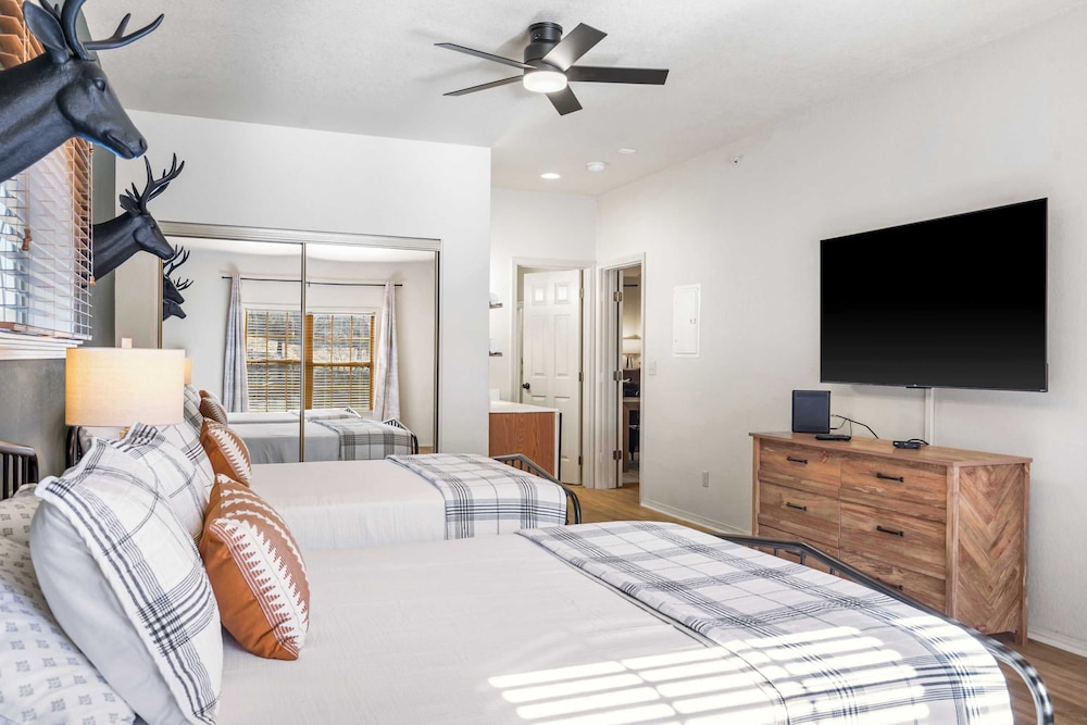 Condo, Multiple Beds, Balcony, Golf View (T Time Getaway) photo 3