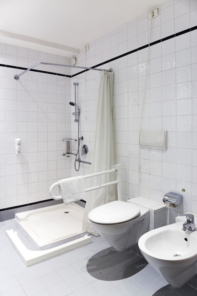 Superior Room, Mobility Accessible - Photo 7