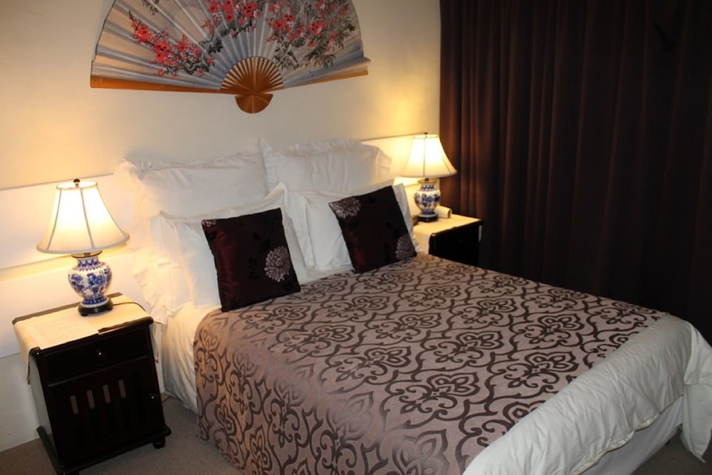 Luxury House (Owl) photo 1