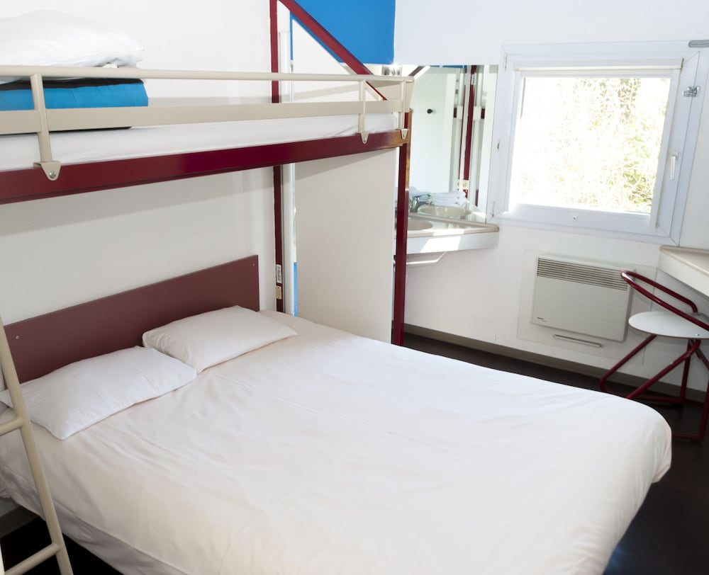 Room (Trio)
