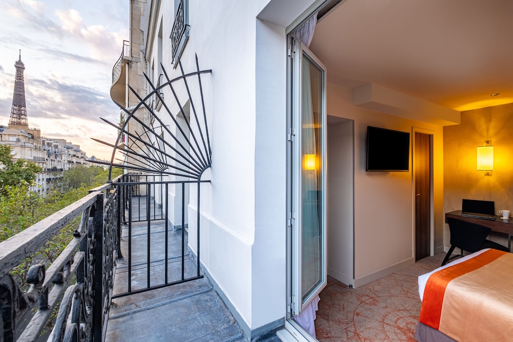 Chambre Executive Vue Tour Eiffel thumbnail 5