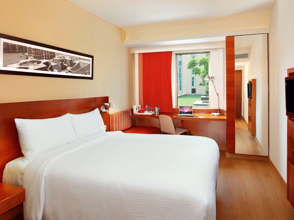 Room, 1 King Bed photo 1