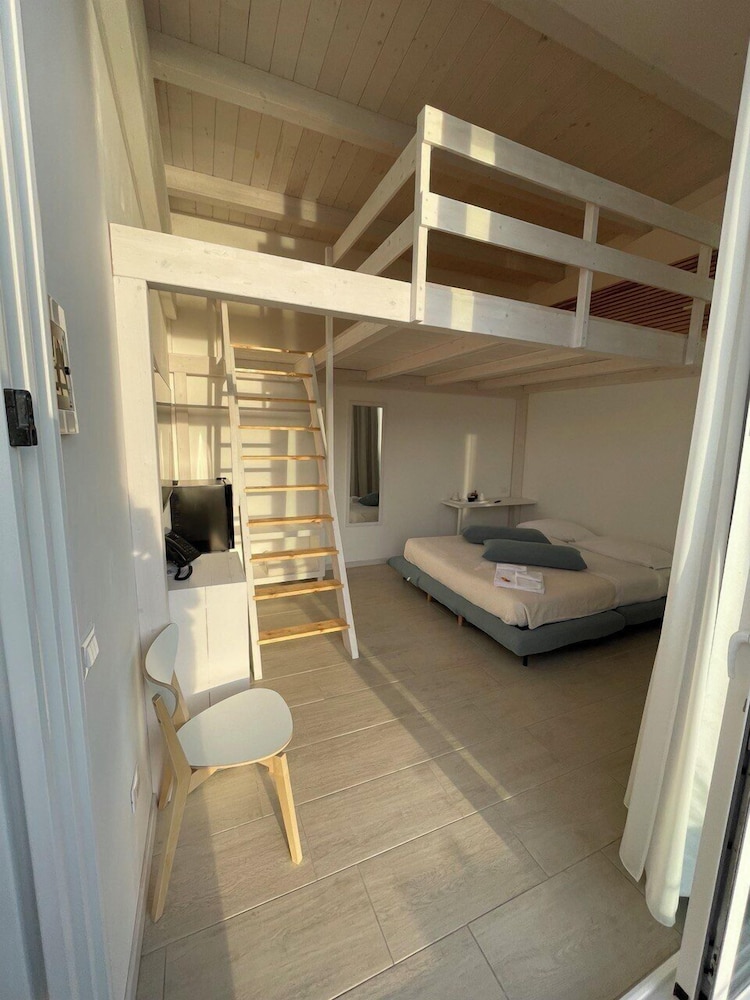 Elite Room, Pool View