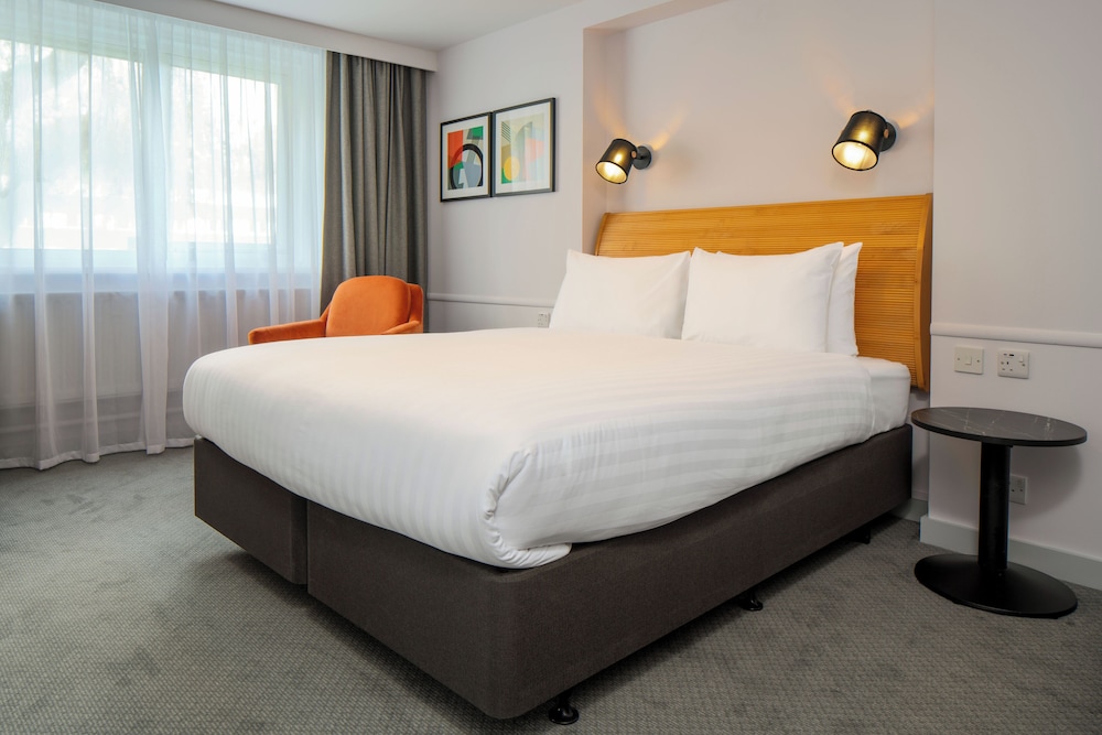 Suite, 1 Double Bed with Sofa bed - Photo 4