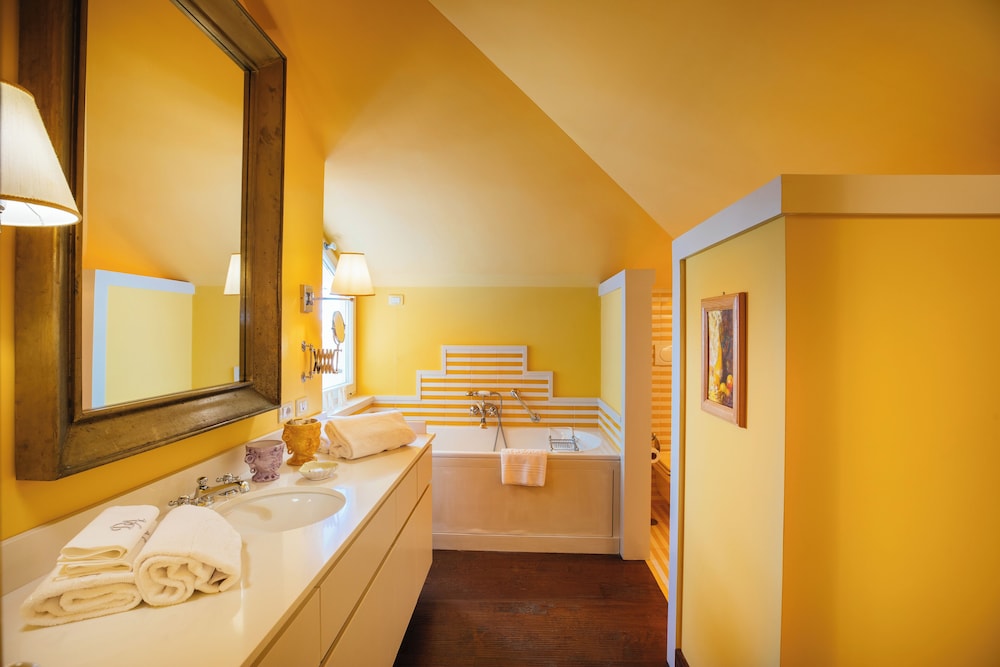 Suite - Photo 5