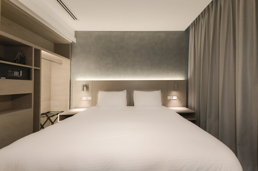 Suite (Free Breakfast) - Photo 20