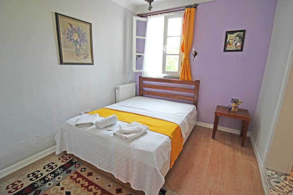 Standard Double Room photo 3