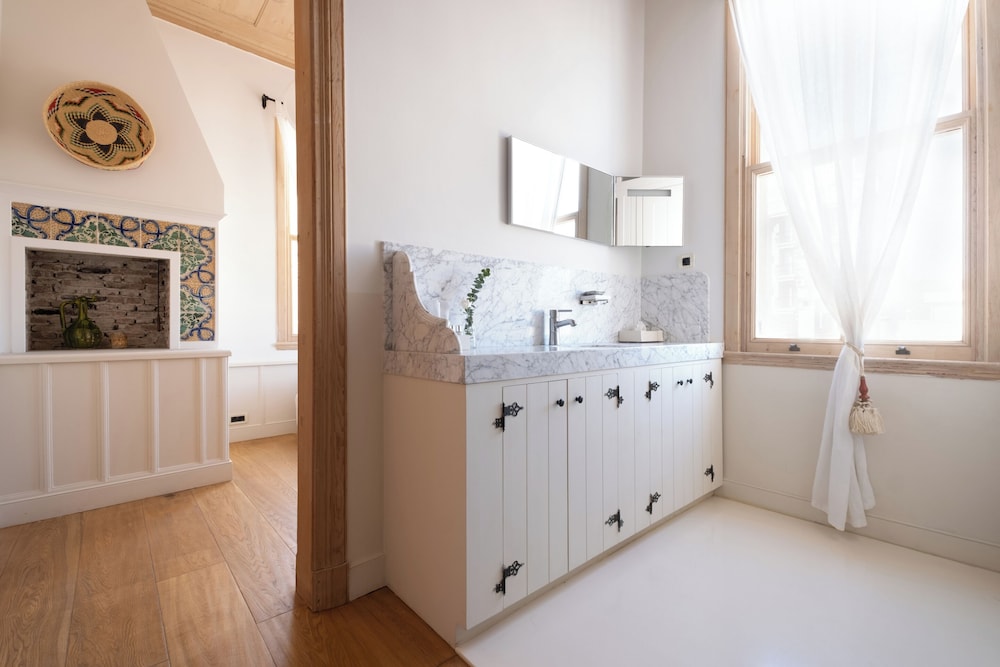 Junior Suite, 1 Bedroom - Photo 2