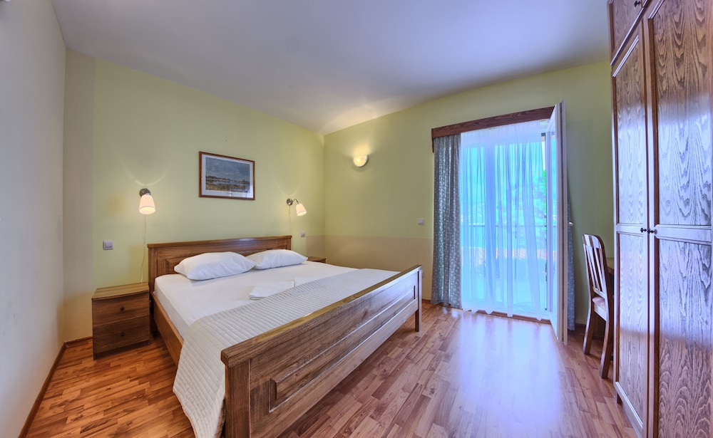 Apartment, 2 Bedrooms, Balcony, Sea View photo 1