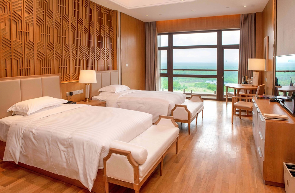 Deluxe Room, 2 Twin Beds, Mountain View photo 2