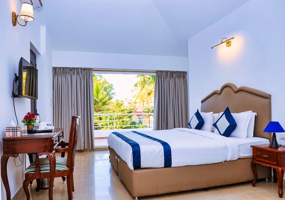 Luxury Room, 1 King Bed, Balcony photo 2