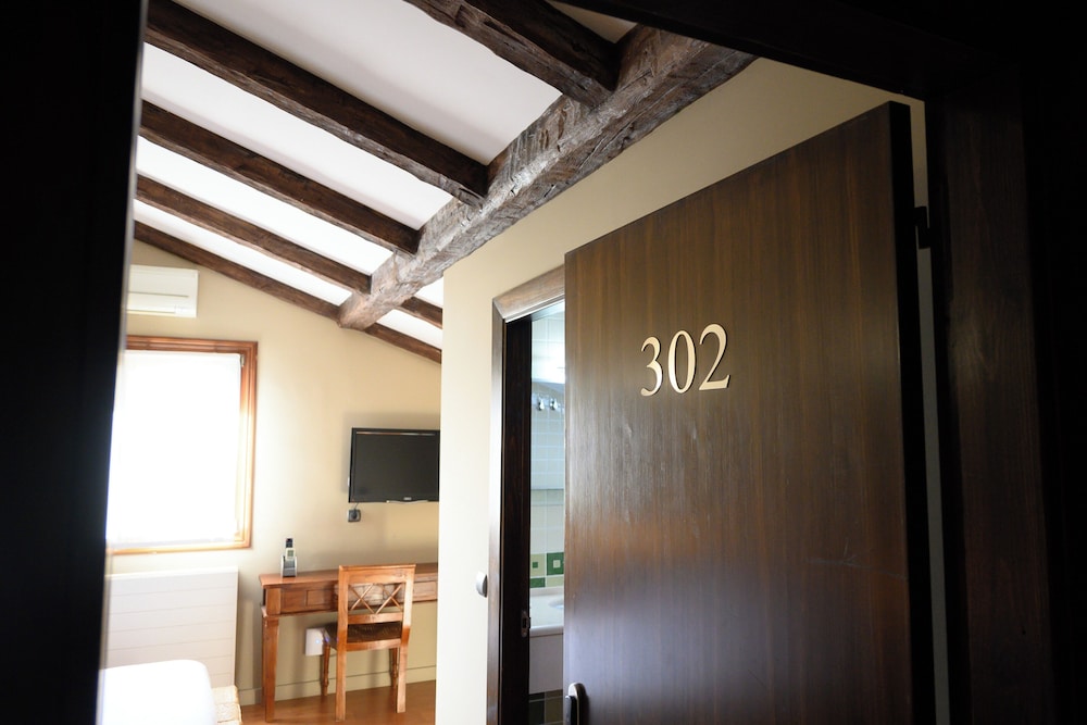 Superior Double Room - Photo 2