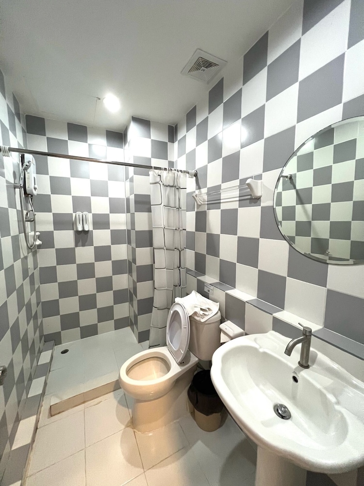 Twin Room - Photo 8
