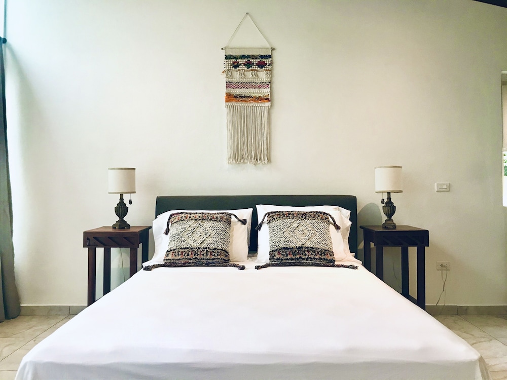 Deluxe Suite, 1 Queen Bed with Sofa bed, Valley View, Garden Area photo 1