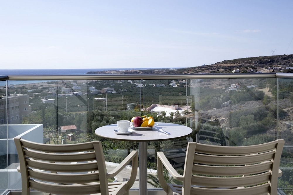 Family Room, Sea View - Photo 3
