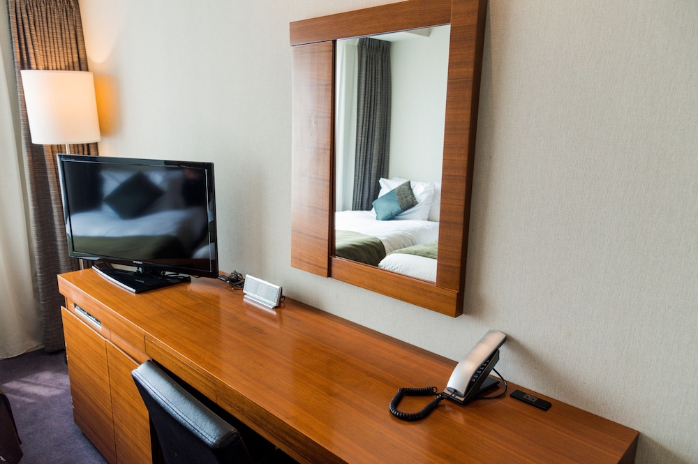 Deluxe Triple Room, Non Smoking (Eco Plan - No Cleaning Service) - Photo 2