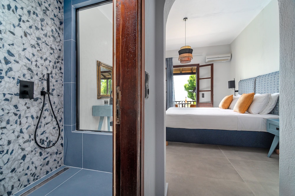 Deluxe Room, Garden View with Plunge Pool photo 2