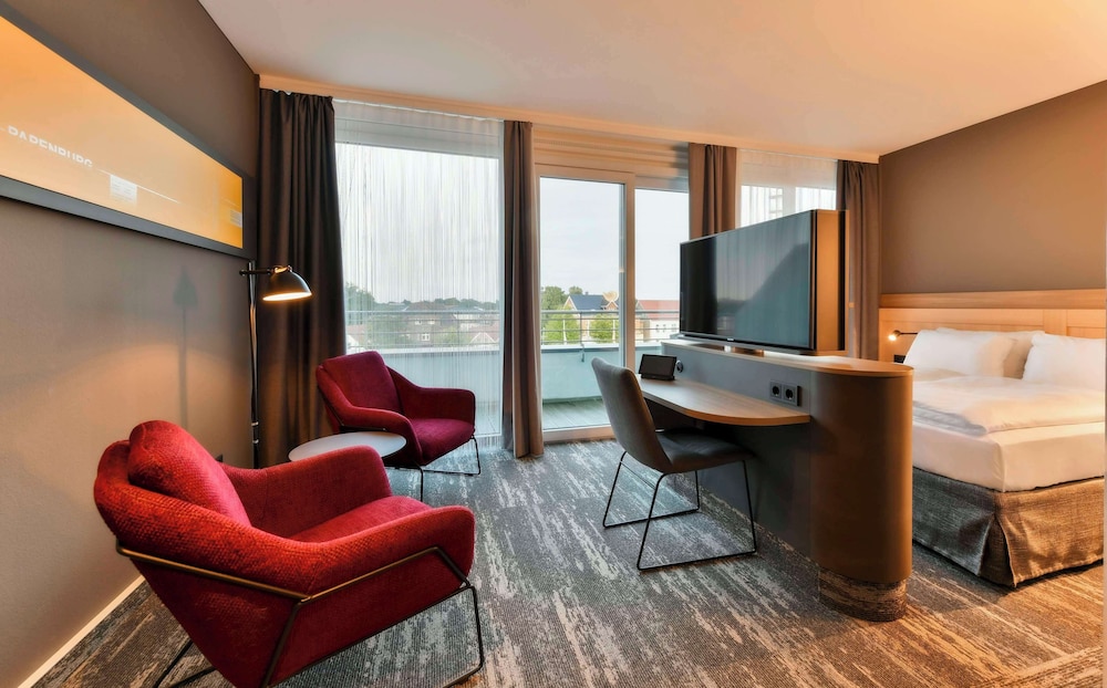 Junior Suite, 1 Queen Bed, Balcony - Photo 8