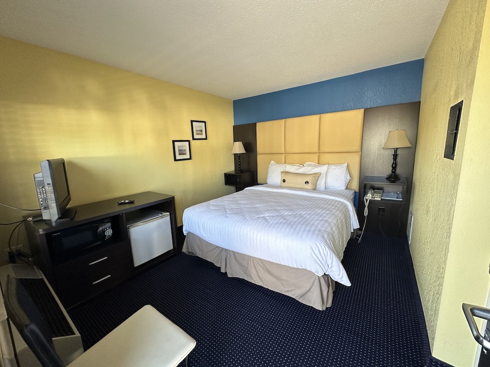 Deluxe Cabin, 1 Queen Bed