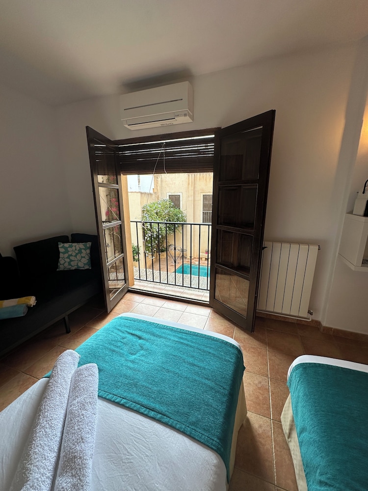 Comfort Triple Room, Pool View photo 3