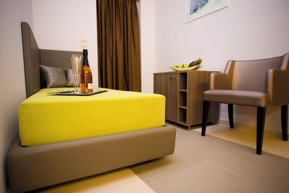 Superior Suite, 1 Queen Bed with Sofa bed