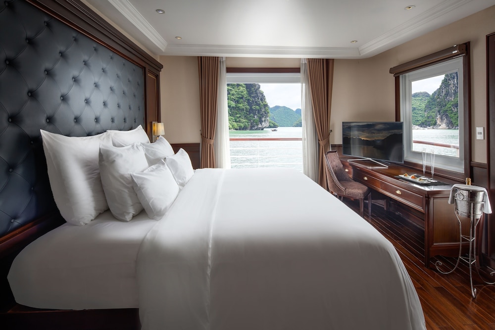 Elegance Suite, Balcony, Bay View, 2 Days 1 Night photo 3