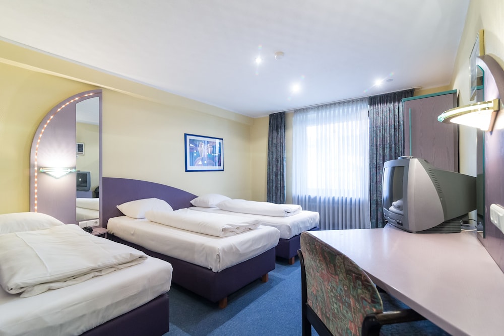 Standard Triple Room - Photo 3