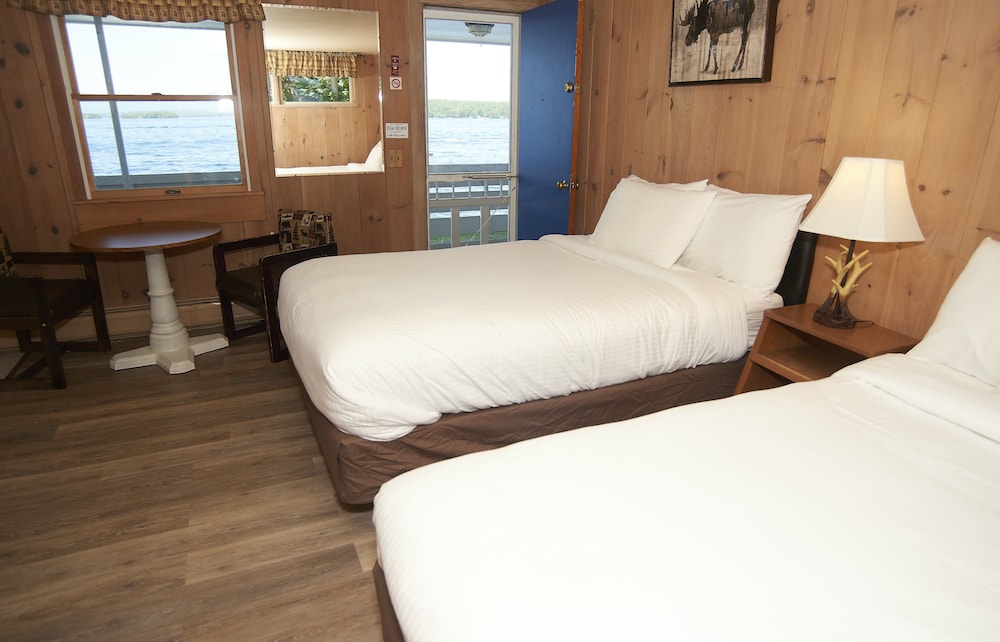 Cabin, 2 Double Beds, Kitchenette, Lake View photo 1