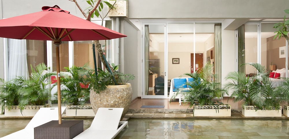 Family Room, 3 Bedrooms, Pool Access photo 3
