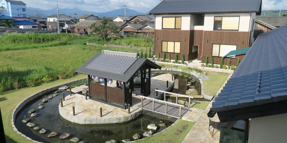 Family Room, Shared Bathroom (Japanese Style, with Toilet, 9 Futon) photo 2