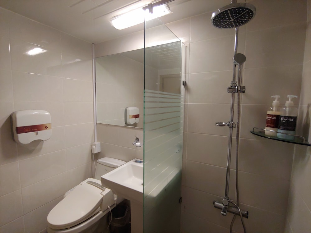 Standard Twin Room, 2 Twin Beds photo 3