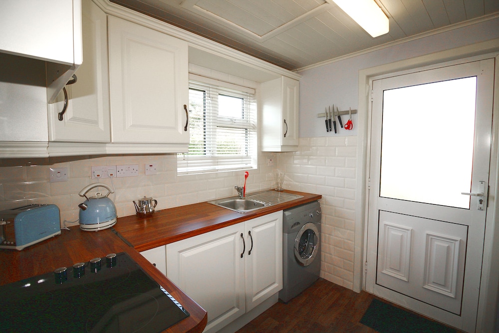 House, 3 Bedrooms photo 2