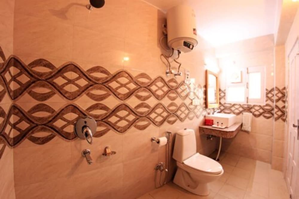 Deluxe Double Room, Multiple Beds - Photo 2