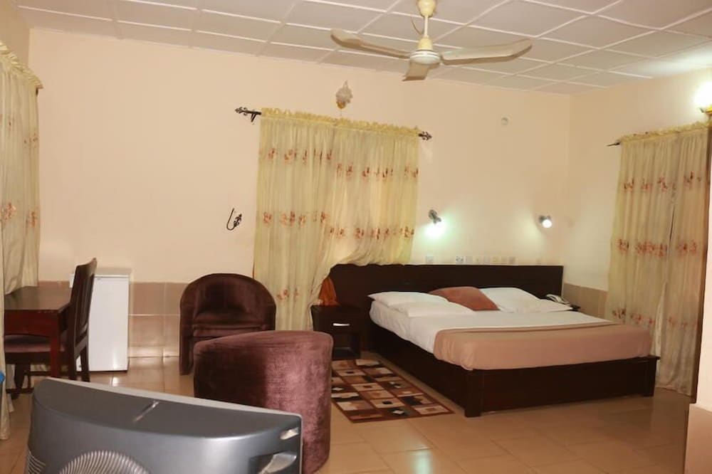 King Size Room - Photo 3